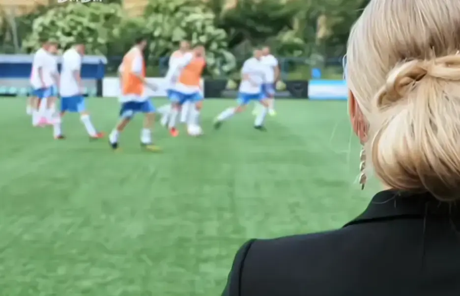 法国电影《Footballers'Moms》足球队的女老板们高清完整版免费在线观看-Footballers'Moms无广告免费看全集