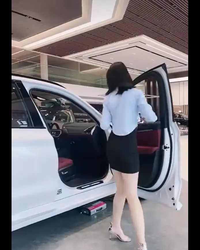 佳木斯新玛特迪桑特女销售导购实录1080P高清成片无删减 - 全系列女销售视频免费在线看 - 佳木斯新玛特迪桑特导购日常与东北专柜事件完整收录